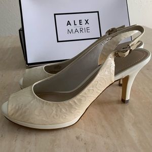 (5/25) Alex Marie Cream Low Open Toe Heels 9.5